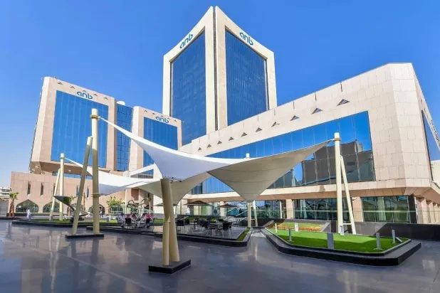«العربي الوطني» يرفع أرباحه 6.5 % إلى 380 مليون دولار في الربع الثاني 2026