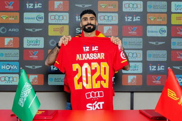 القادسية يتمسك بالكسار حتى 2029