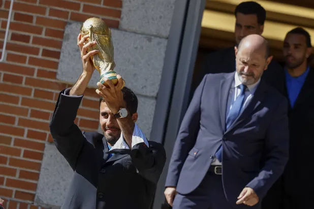 رودري قائد «لا روخا»: الفوز مع منتخب بلادك هو «أجمل شيء على الإطلاق»