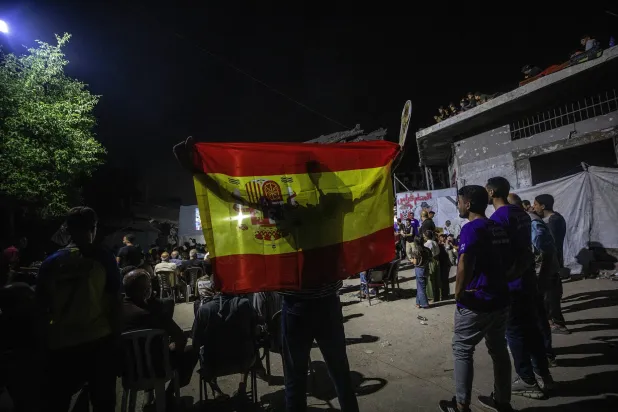 غزة تحتفل بتتويج إسبانيا بطلة للعالم… منتخب احتضنه الفلسطينيون بسبب مواقفه