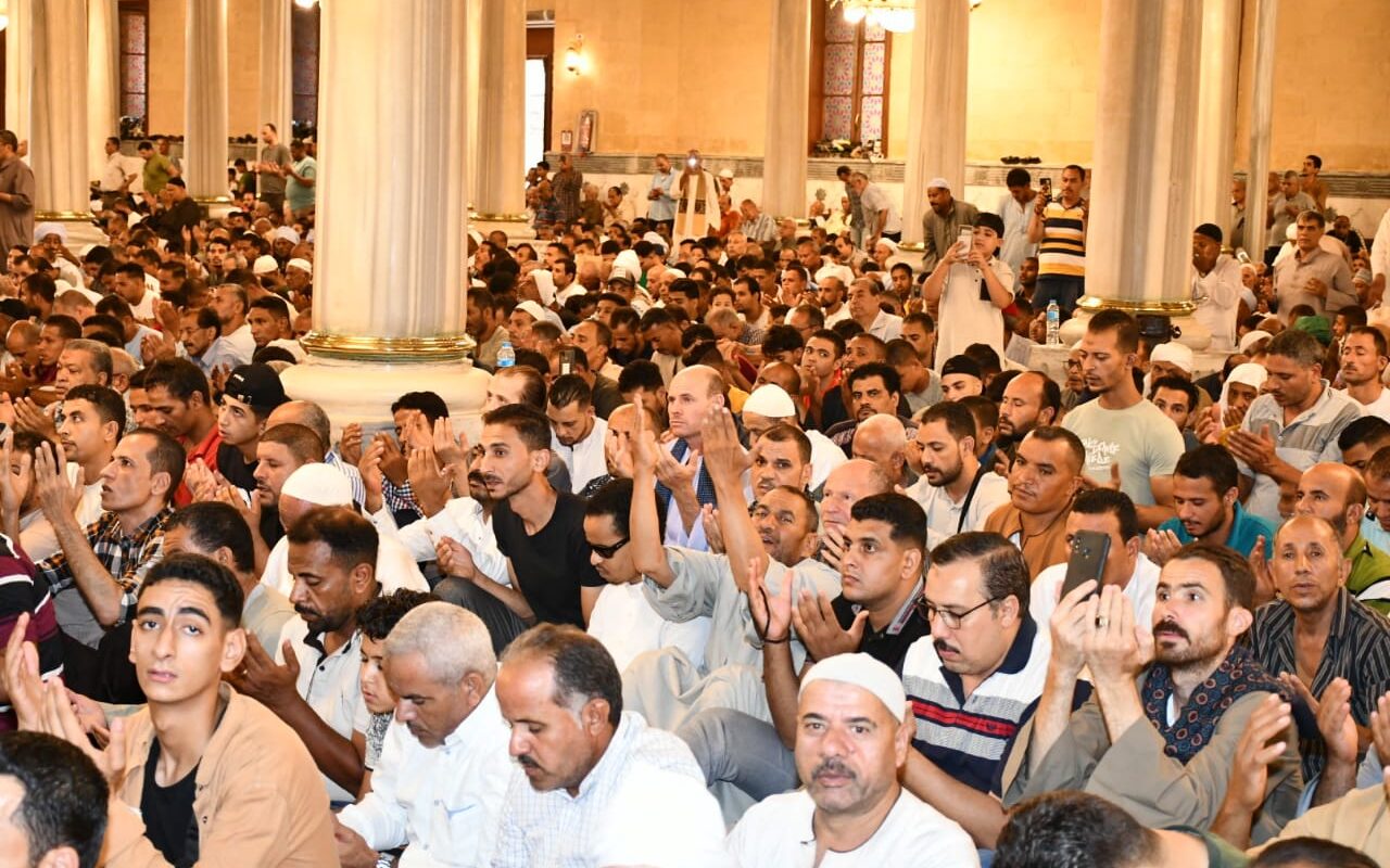 بث مباشر.. شعائر صلاة الجمعة من مسجد الرحمن بمحافظة الاسماعلية