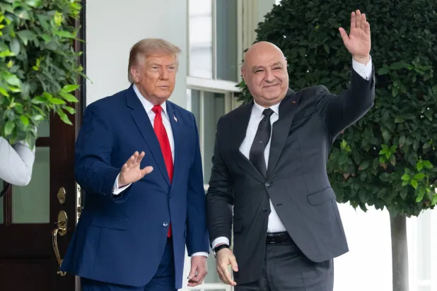 الرئيس الأميركي يهدي عون تعهداً بدعم لبنان وجيشه