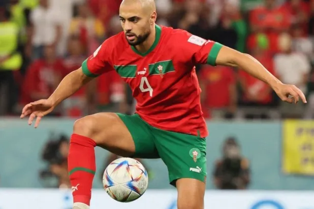 القادسية يفاوض سفيان أمرابط… والاتحاد يراقب
