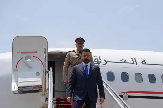 رئيس الوزراء العراقي يصل طهران لبحث ملفات الطاقة والتجارة
