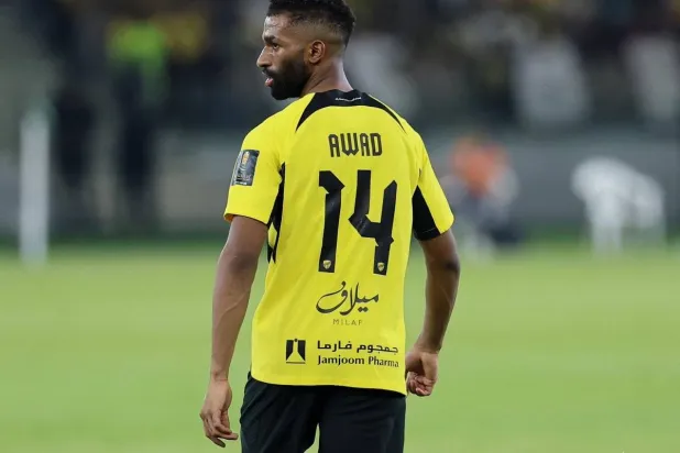 «الشباب» يوقّع مع عوض الناشري عامين مقبلين… وخيار متاح للتمديد