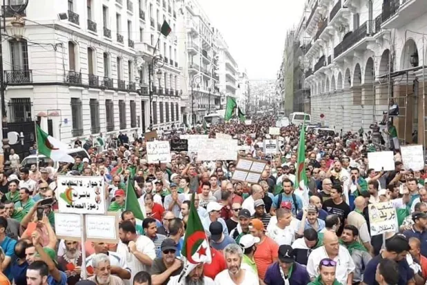 الجزائر: معارضو الخارج يطالبون بـ«ضمانات ملموسة» وعفو عام قبل العودة