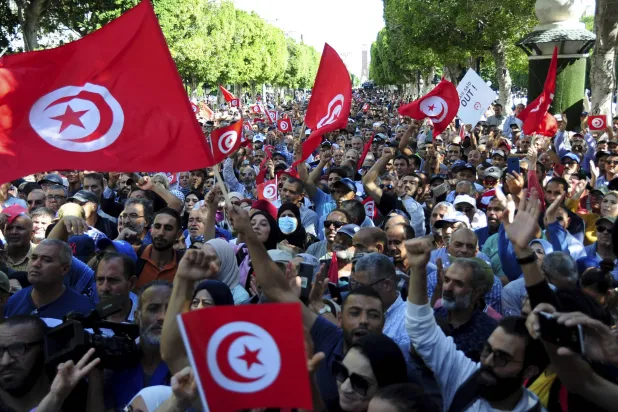 تونس: دعوات للاحتجاج في ذكرى إعلان التدابير الاستثنائية