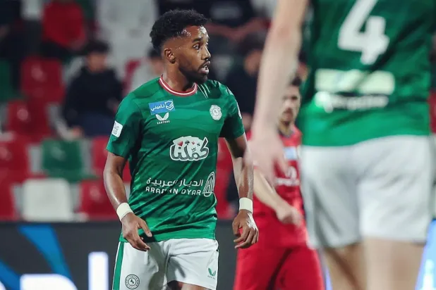 سباق بين الاتحاد ونيوم لضم لاعب الاتفاق مختار علي