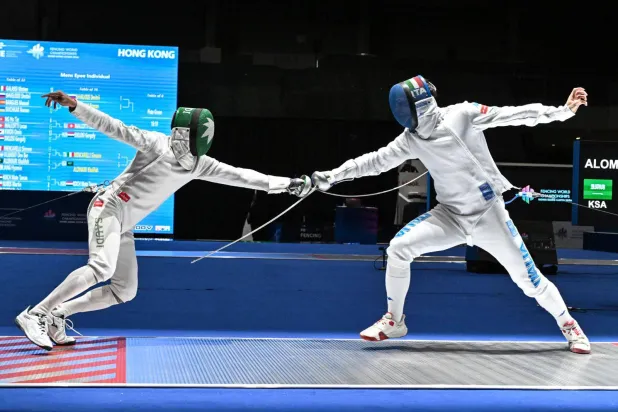 العميري يُحقق أول ميدالية سعودية في تاريخ بطولات العالم للمبارزة