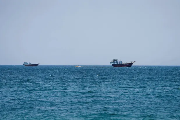 إيران: لا صلة لأميركا بالمباحثات مع عُمان بشأن مضيق هرمز