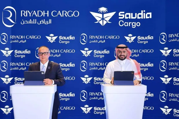 «السعودية للشحن» و«طيران الرياض» تتفقان على النقل المتبادل للبضائع