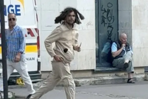 باريس: نقل المشتبه به في طعن 3 نساء إلى وحدة للطب النفسي