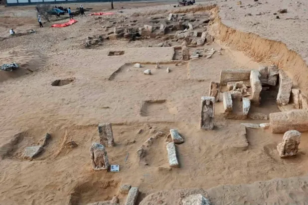 العثور على شواهد قبور وتوابيت أثرية بدمياط