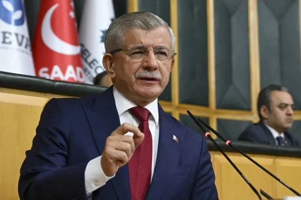 تركيا: داود أوغلو يحل حزب «المستقبل» لـ«اعتبارات أخلاقية»