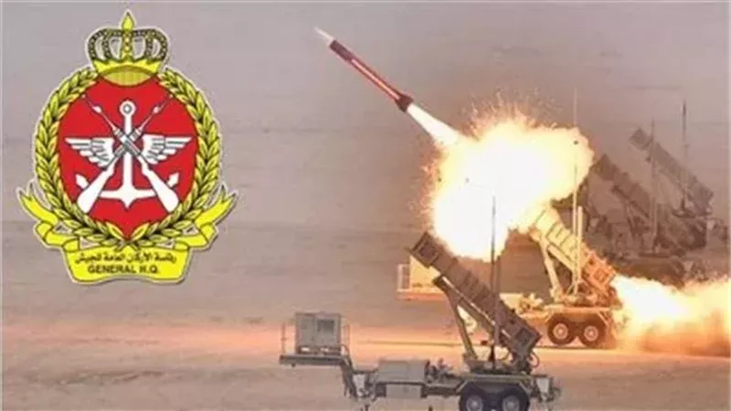 الجيش الكويتي: الدفاعات الجوية تتصدى حاليا لهجمات صاروخية وطائرات مسيرة معادية
