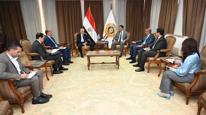 وزير الصناعة: تحويل مصر إلى مركز إقليمي للإنتاج والتصدير على رأس الأولويات