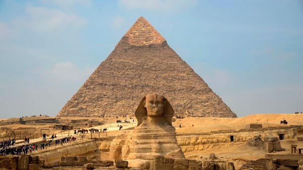 التأشيرة الإلكترونية الجديدة .. كيف تستعد مصر لاستقبال مزيد من السائحين؟