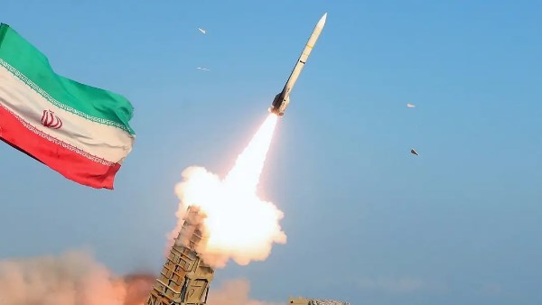 البحرين: منظومات الدفاع الجوي اعترضت هجمات إيرانية اليوم