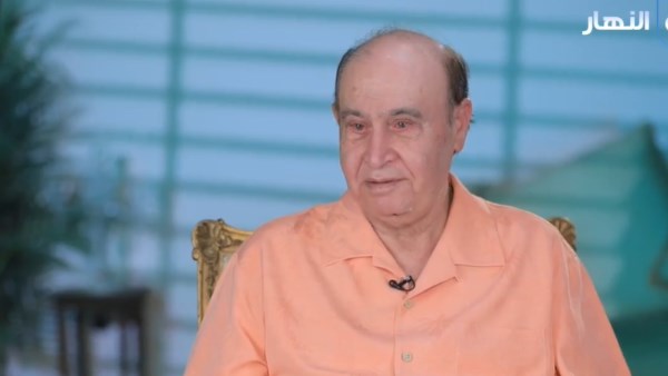 مهاب مميش: الرئيس السيسي «دقيق» ومش بيسيب حاجة للظروف ويتابع كل المشروعات التنموية