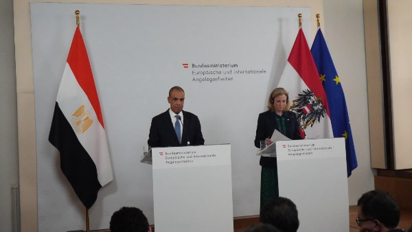 وزير الخارجية يبحث مع نظيرته النمساوية التعاون في تدريب العمالة المهاجرة