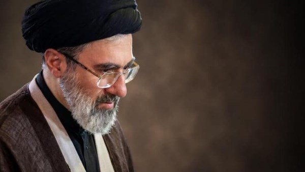 تقرير إسرائيلي : مجتبى خامنئي موجود في إيران ويواصل إصدار التوجيهات