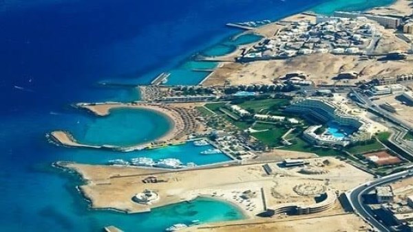 محافظ البحر الأحمر يبحث مع “شباب الغردقة الحر” مشروعاتهم التنموية لتعزيز المشاركة المجتمعية