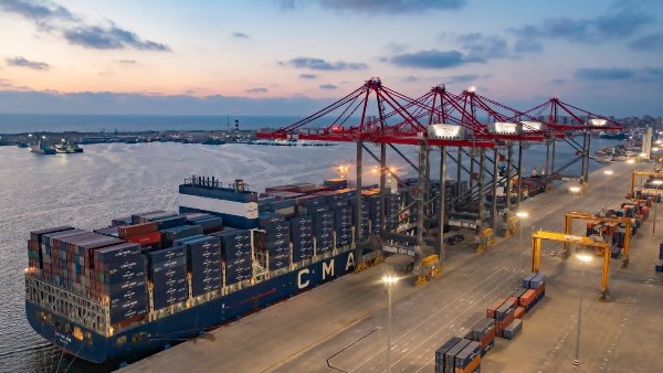 الأردن.. موانئ العقبة تواصل أعمالها التشغيلية بشكل اعتيادي دون توقف