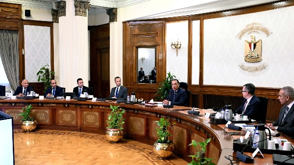 رئيس الوزراء يتابع موقف استعدادات التعداد العام للسكان والمنشآت لعام 2027