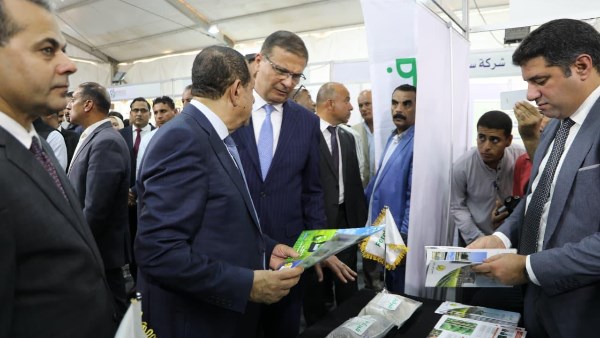 وزير الزراعة يفتتح معرض مركز البحوث الزراعية الثاني