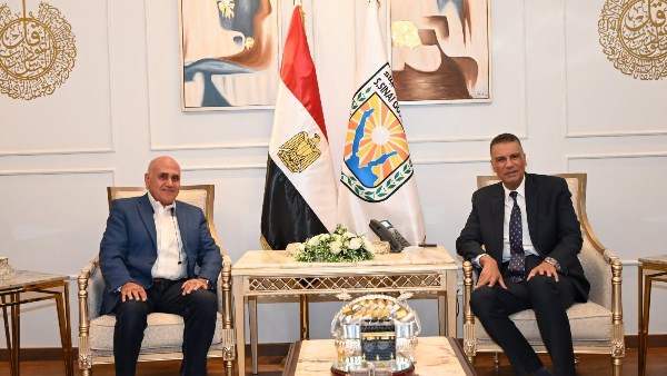 محافظ جنوب سيناء يتابع مشروعات الخطة الاستثمارية مع رئيس الجهاز التنفيذى لتعمير سيناء ومدن القناة