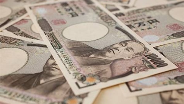 الين يهبط لأدنى مستوى في أسبوعين مع تصاعد التوتر بين واشنطن وطهران