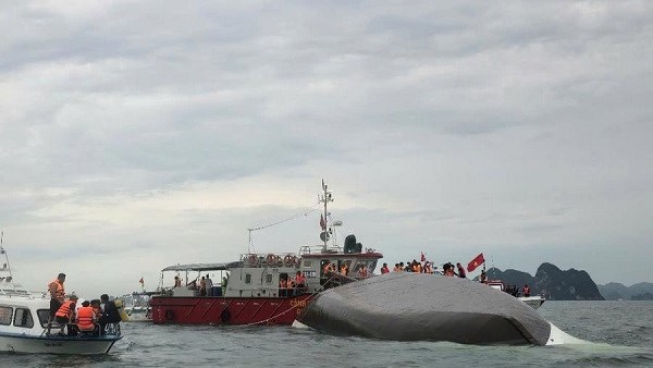 إنقاذ 46 شخصا بعد غرق سفينة فيتنامية في بحر الصين الجنوبي