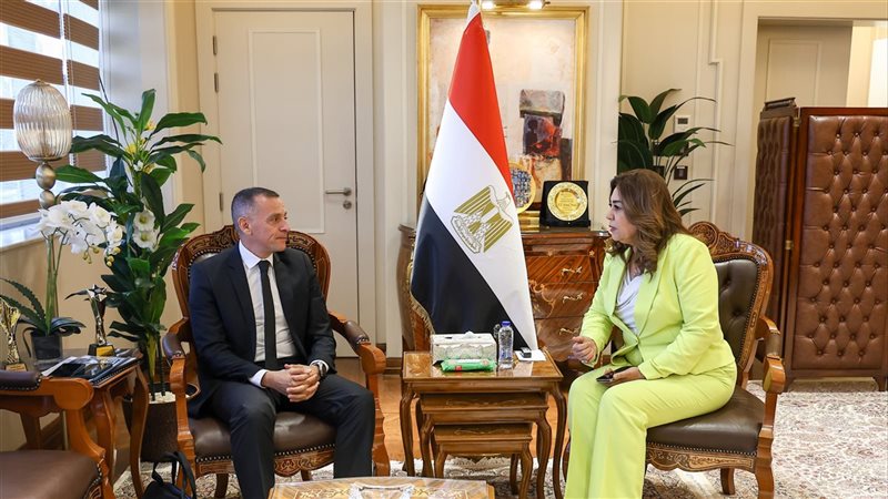 وزيرة التنمية المحلية والبيئة تتابع مع محافظ أسوان متطلبات رفع كفاءة منظومة النظافة