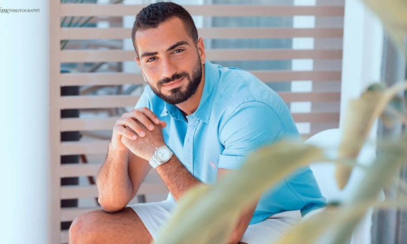محمد الشرنوبي يحذف كل صوره من إنستغرام ويكتفي بمكعب روبيك
