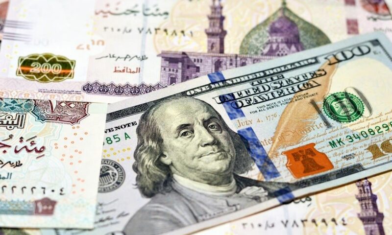 الأموال الساخنة تعود للخروج من مصر