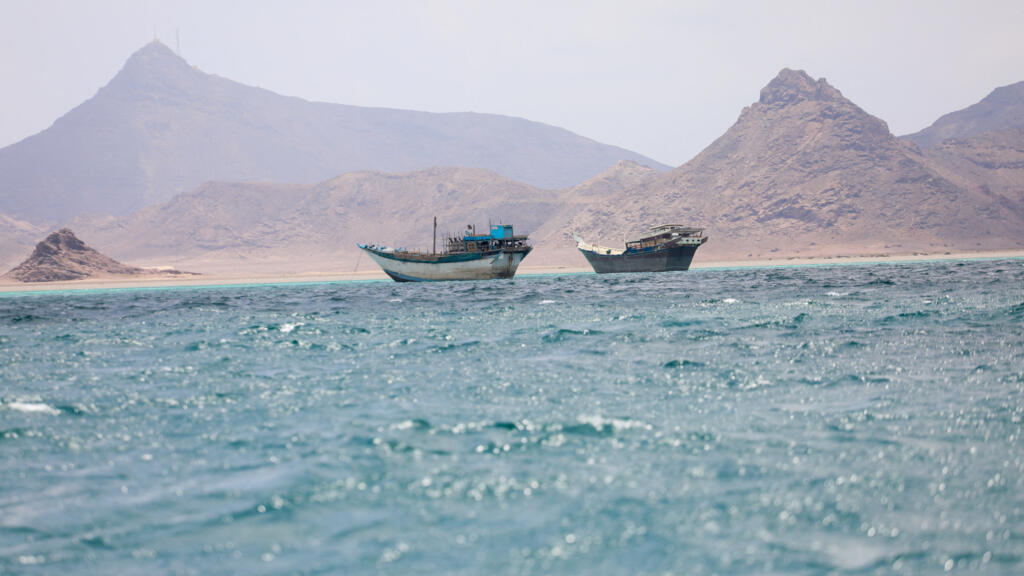 مباشر: إيران تخوض “حربا شاملة” مع أمريكا والحوثيون في اليمن يعلنون حصارا بحريا على السعودية