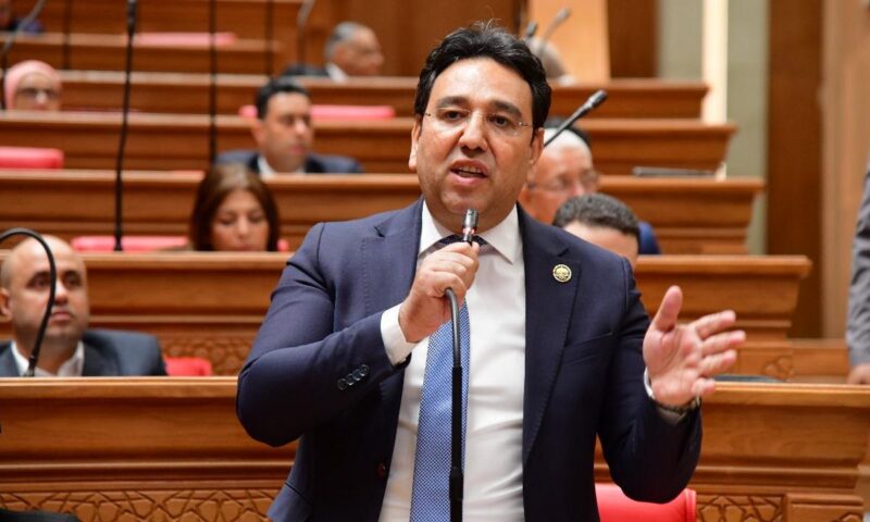 يفتقر للاستقرار التشريعي ..برلماني يطالب بإعادة النظر في قرار منع تحويل الطلاب إلى grade 12 بالنظام الدولي