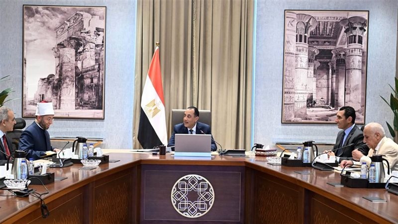 حل أزمة أرض الزمالك.. الحكومة تبحث شراكة تحفظ حقوق الأوقاف وتدعم استقرار النادي (انفوجراف)