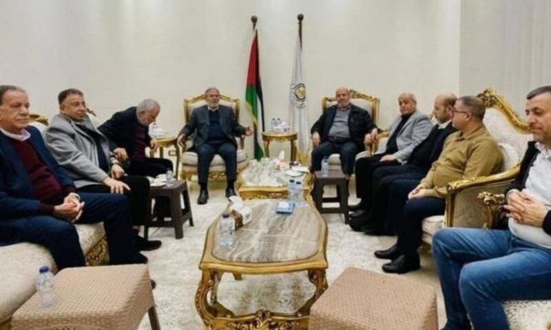 وفد حماس في القاهرة.. ومصادر تكشف لـ”العربية” موقف الحركة من السلاح وموظفي غزة