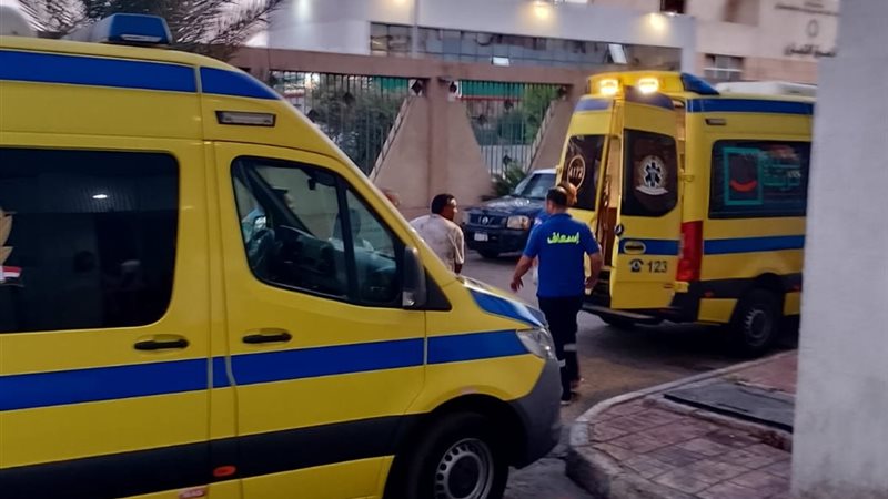بالأسماء، إصابة 10 أشخاص في حادث تصادم بين أتوبيس وتريلا بالإسكندرية (صور)