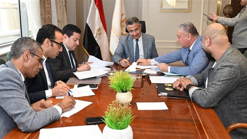 وزير التموين يبحث مع أعضاء مجلسي النواب والشيوخ طلبات المواطنين