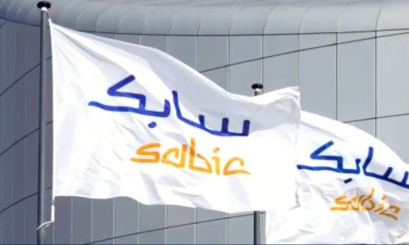 “سابك” و”سير” توقعان مذكرة تفاهم للتعاون في صناعة السيارات الكهربائية بالسعودية