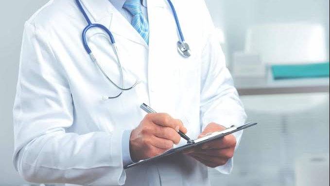 تعرف على عقوبة انتحال صفة طبيب طبقا للقانون