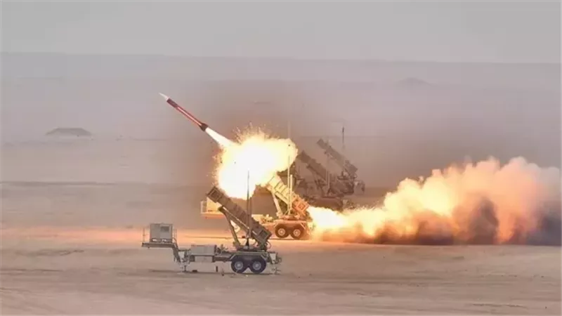 الجيش الكويتي يعلن تصديه لهجمات صاروخية وطائرات مسيرة معادية