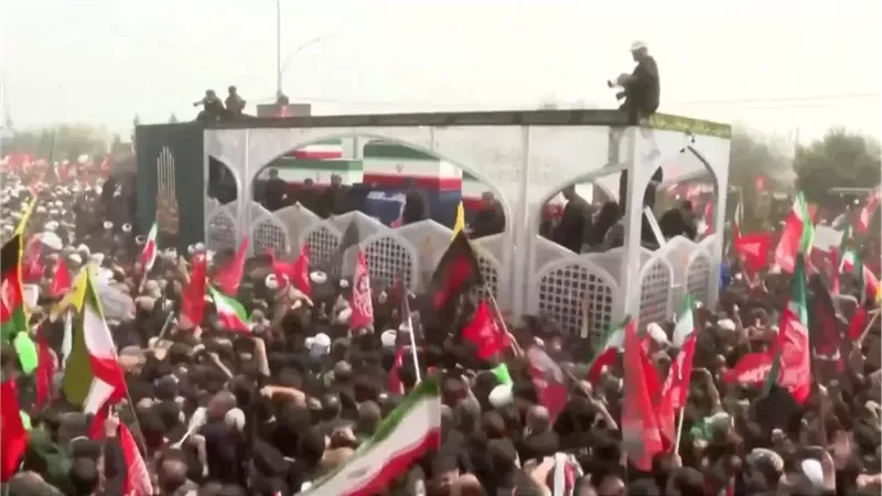 قتيلان في إطلاق نار خلال مراسم دفن خامنئي في مدينة مشهد الإيرانية