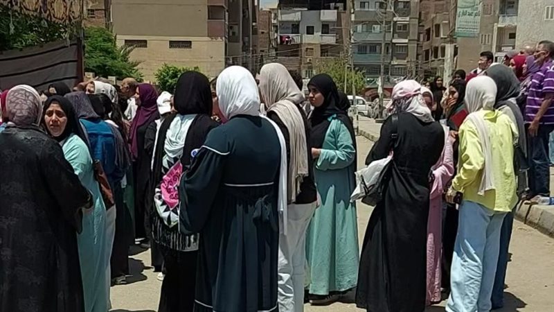 الأسئلة محتاجة تركيز والوقت مكفاش، شكاوى من صعوبة امتحان الكيمياء بالقليوبية (صور)