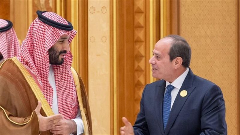 بعد ثورة 30 يونيو، بالأرقام كيف تحولت العلاقات المصرية العربية إلى شراكات اقتصادية واستثمارية بقيادة السيسي؟.. مصر تنجح في جذب الاستثمارات العربية وتحسين مناخ الأعمال وإطلاق مشروعات كبرى