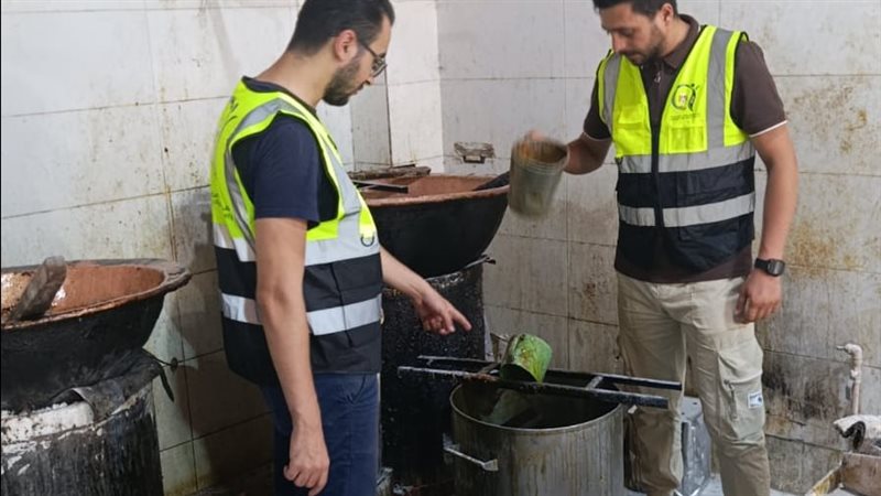ضبط طن حلوى وشوكولاتة بها حشرات داخل مصنع “بير سلم” في الغربية