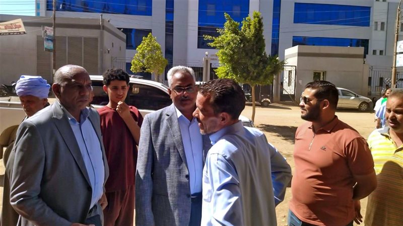 نائب محافظ سوهاج يتابع مستوى الخدمات المقدمة للمواطنين بساقلتة وأخميم