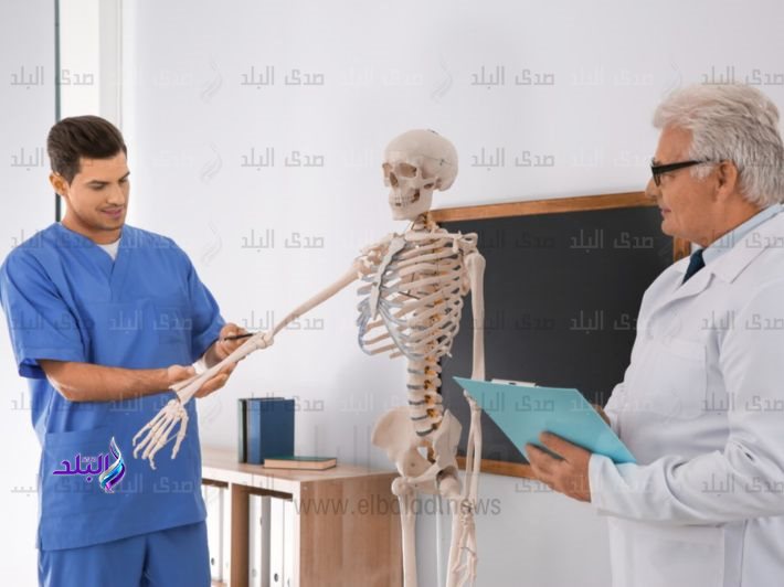 أزمة تكليف خريجي العلاج الطبيعي تتصاعد.. مطالب بحلول عاجلة لمواجهة تراجع فرص التعيين